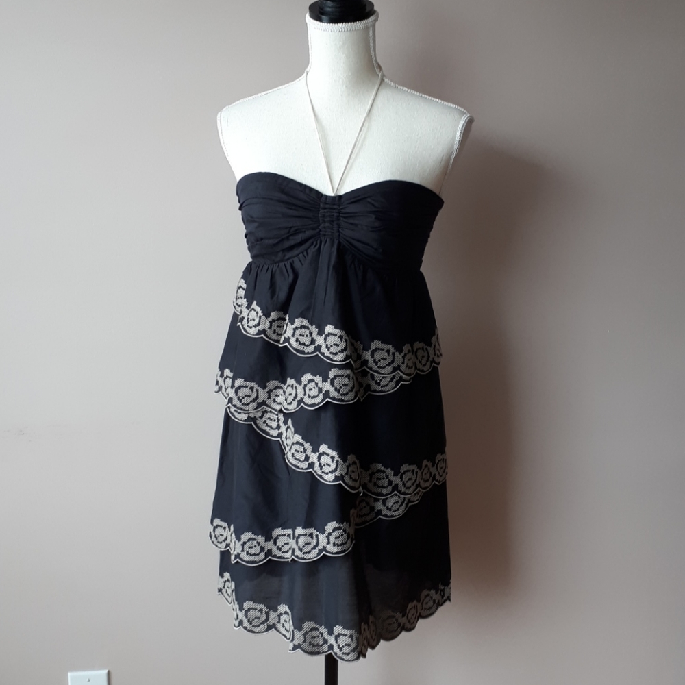 Robbi & Nikki dress